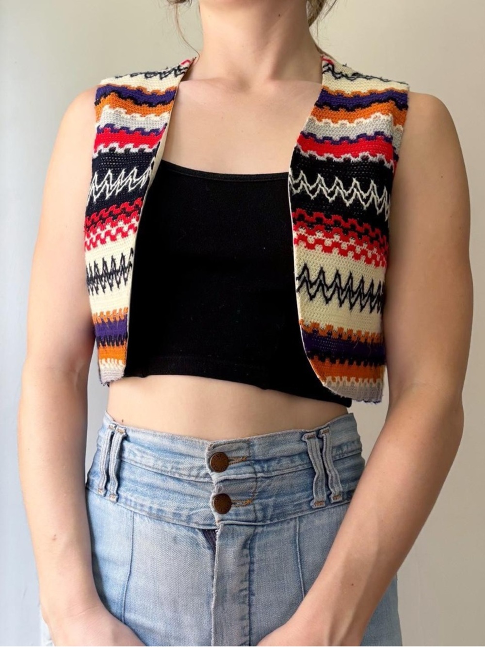 Vintage 70s boho / hippie cropped multicolor knit vest